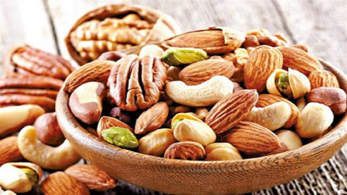از مصرف آجیل شور خودداری کنید از مصرف آجیل شور خودداری کنید