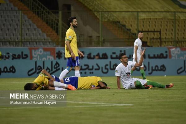 باخت ذوب آهنِ 10 نفره به تیم بحران زده علی منصور باخت ذوب آهنِ 10 نفره به تیم بحران زده علی منصور