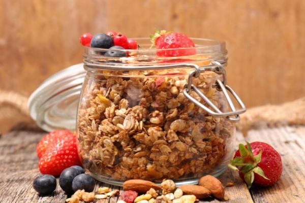 طرز تهیه گرانولا خانگی بدون فر طرز تهیه گرانولا خانگی بدون فر